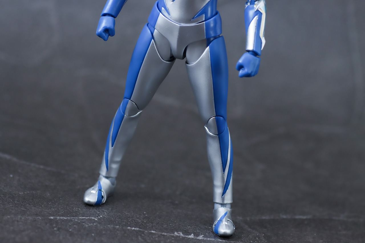 S.H.フィギュアーツ　ウルトラマンデッカー　ミラクルタイプ　レビュー　本体