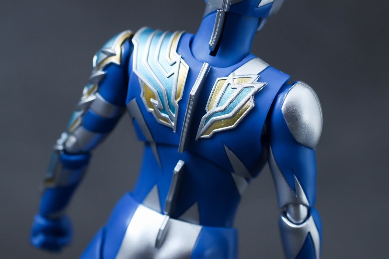 S.H.フィギュアーツ　ウルトラマンデッカー　ミラクルタイプ　レビュー　本体