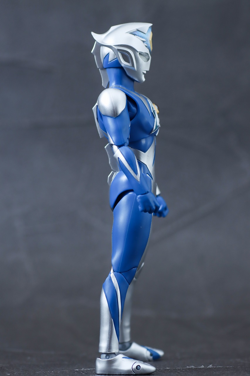 S.H.フィギュアーツ　ウルトラマンデッカー　ミラクルタイプ　レビュー　本体