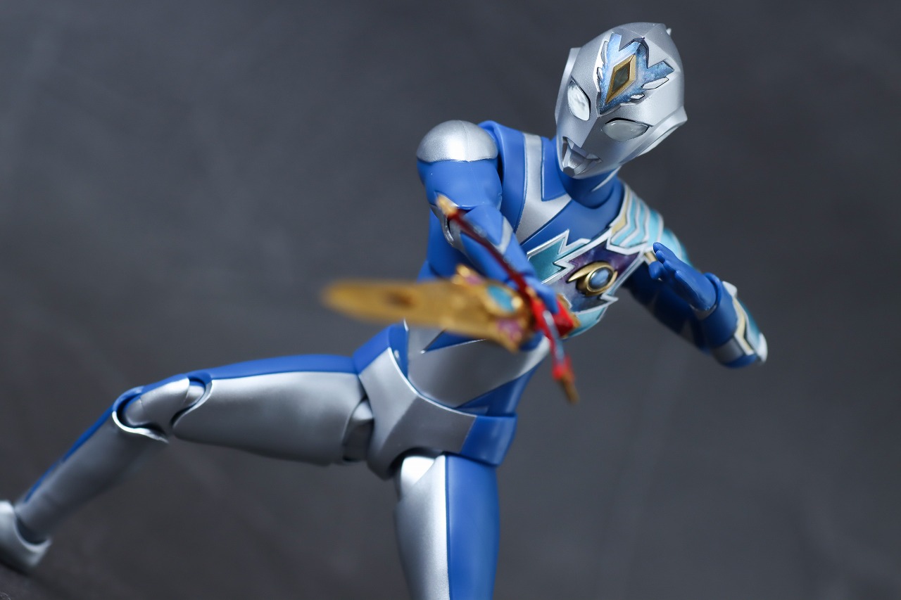 S.H.フィギュアーツ　ウルトラマンデッカー　ミラクルタイプ　レビュー　アクション