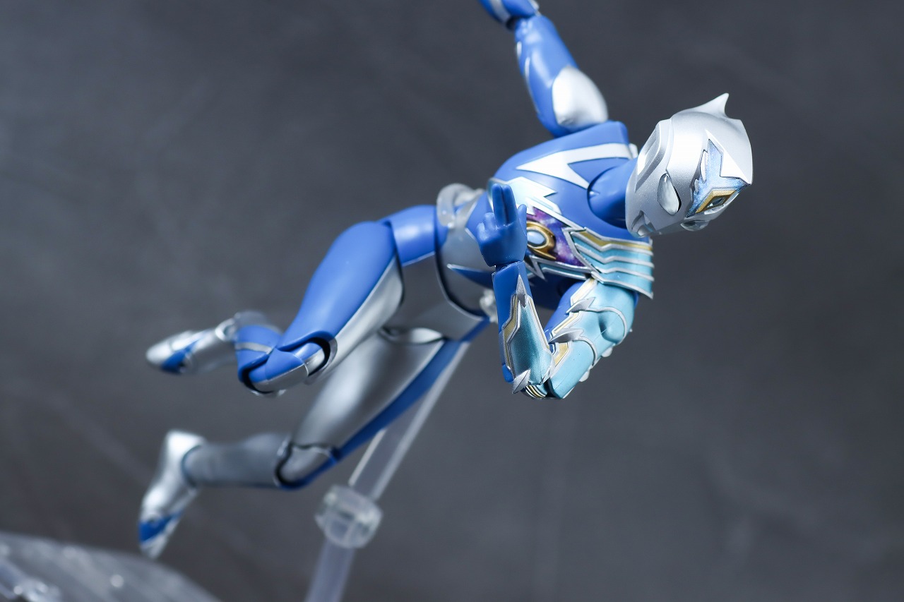 S.H.フィギュアーツ　ウルトラマンデッカー　ミラクルタイプ　レビュー　アクション