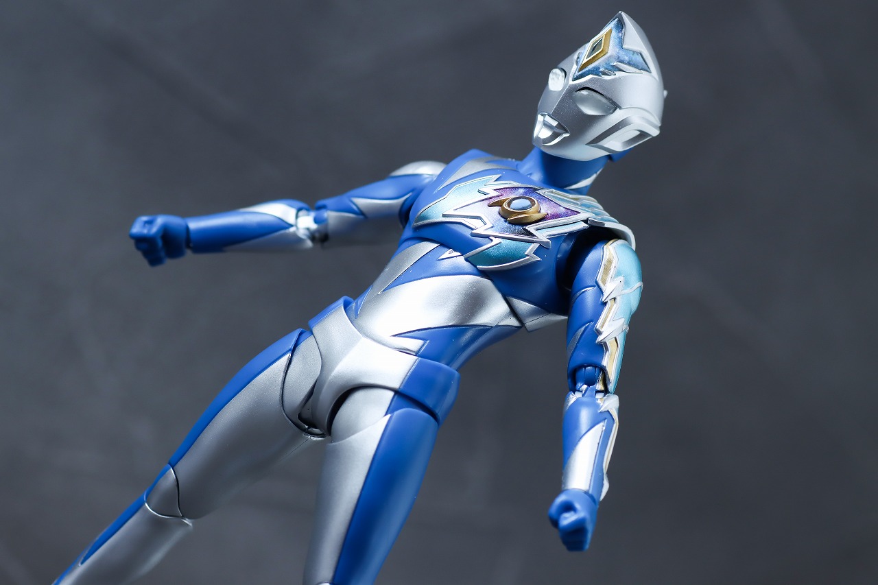 S.H.フィギュアーツ　ウルトラマンデッカー　ミラクルタイプ　レビュー　アクション