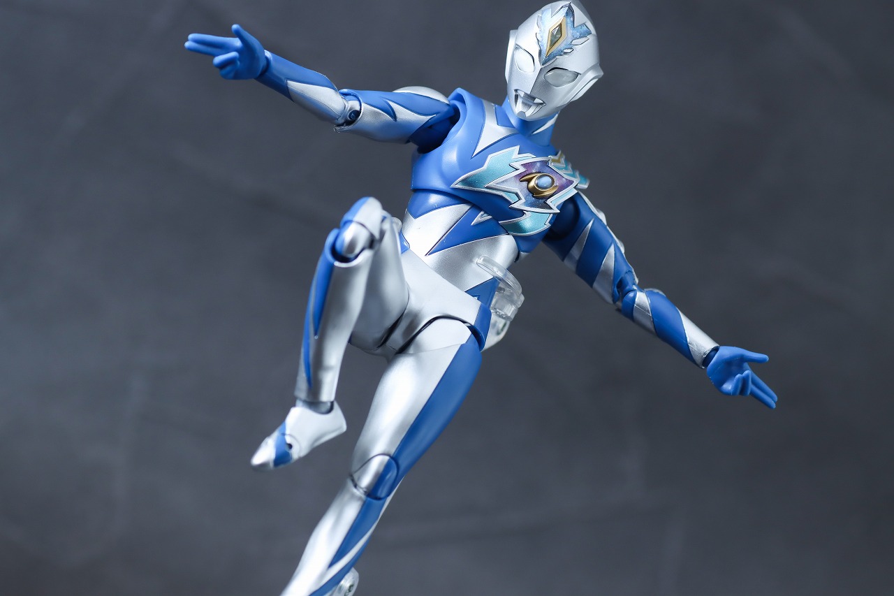 S.H.フィギュアーツ　ウルトラマンデッカー　ミラクルタイプ　レビュー　アクション