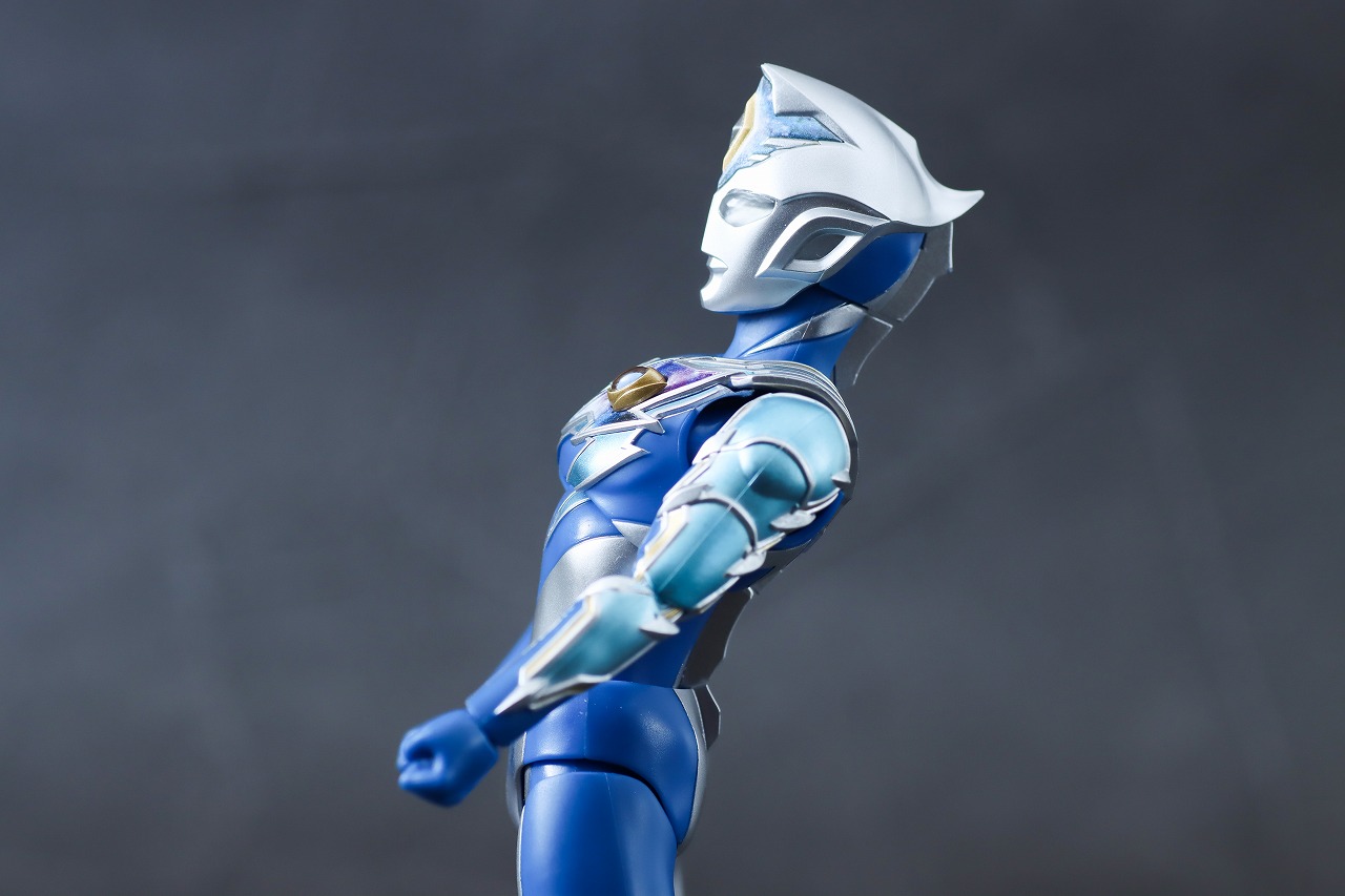 S.H.フィギュアーツ　ウルトラマンデッカー　ミラクルタイプ　レビュー　可動範囲