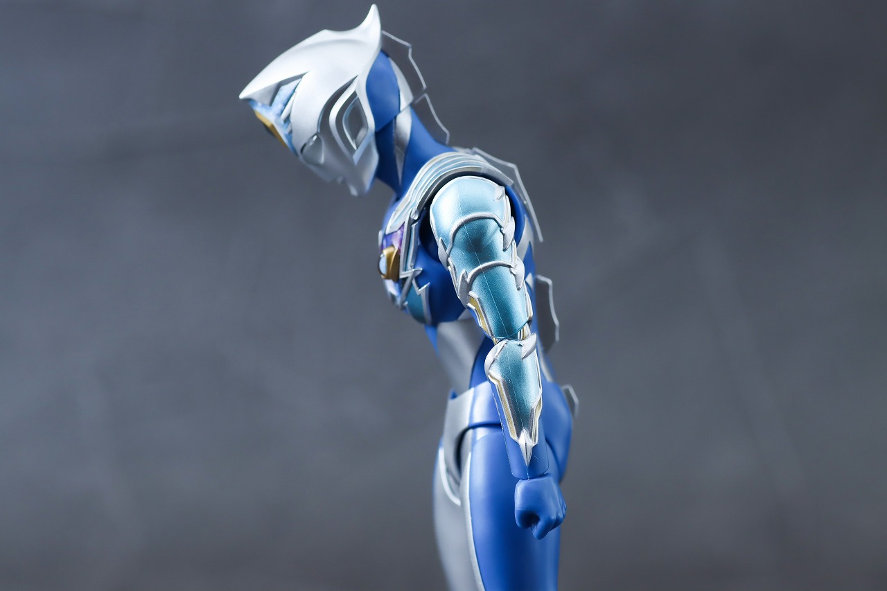 S.H.フィギュアーツ　ウルトラマンデッカー　ミラクルタイプ　レビュー　可動範囲