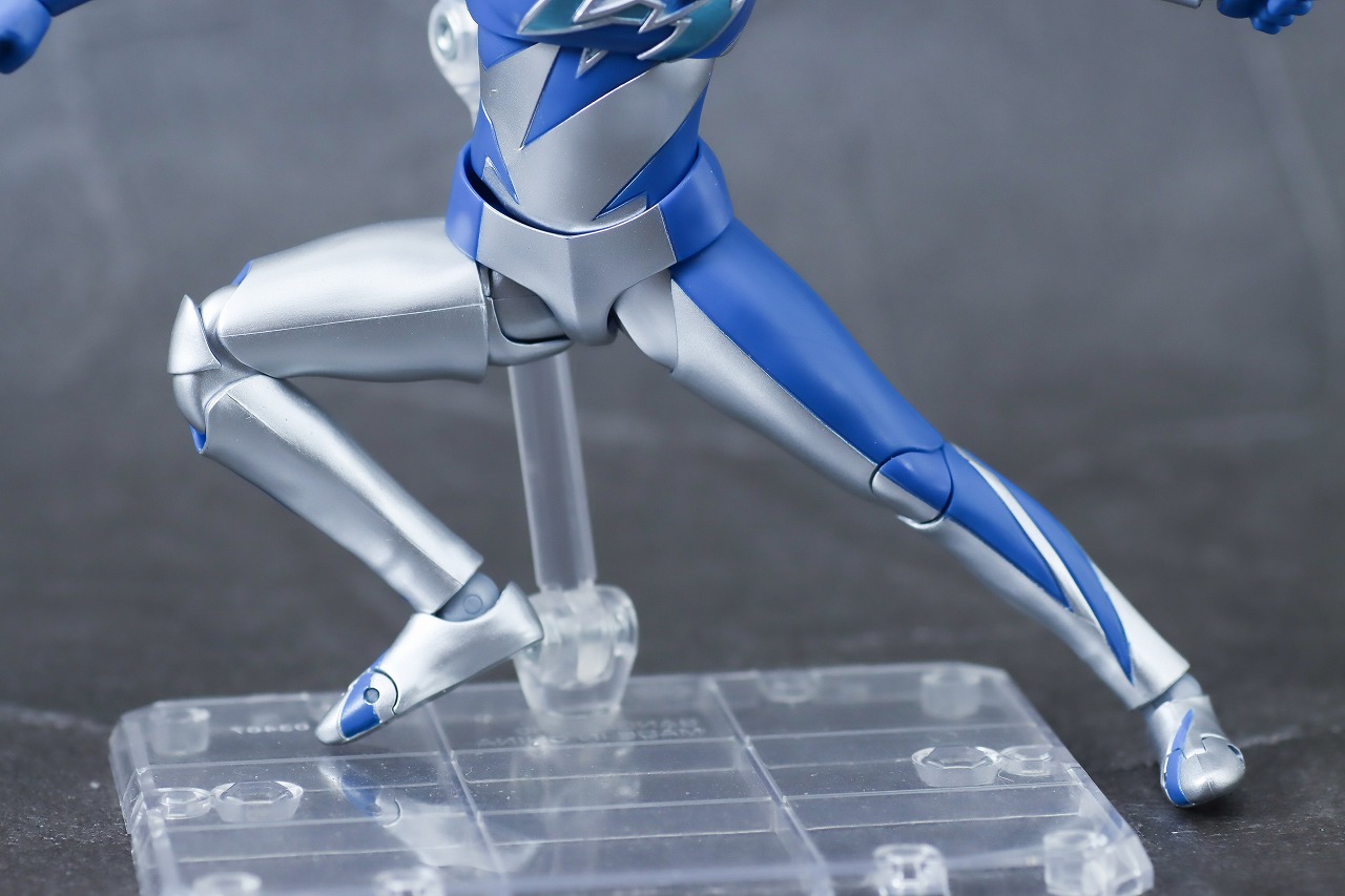 S.H.フィギュアーツ　ウルトラマンデッカー　ミラクルタイプ　レビュー　可動範囲