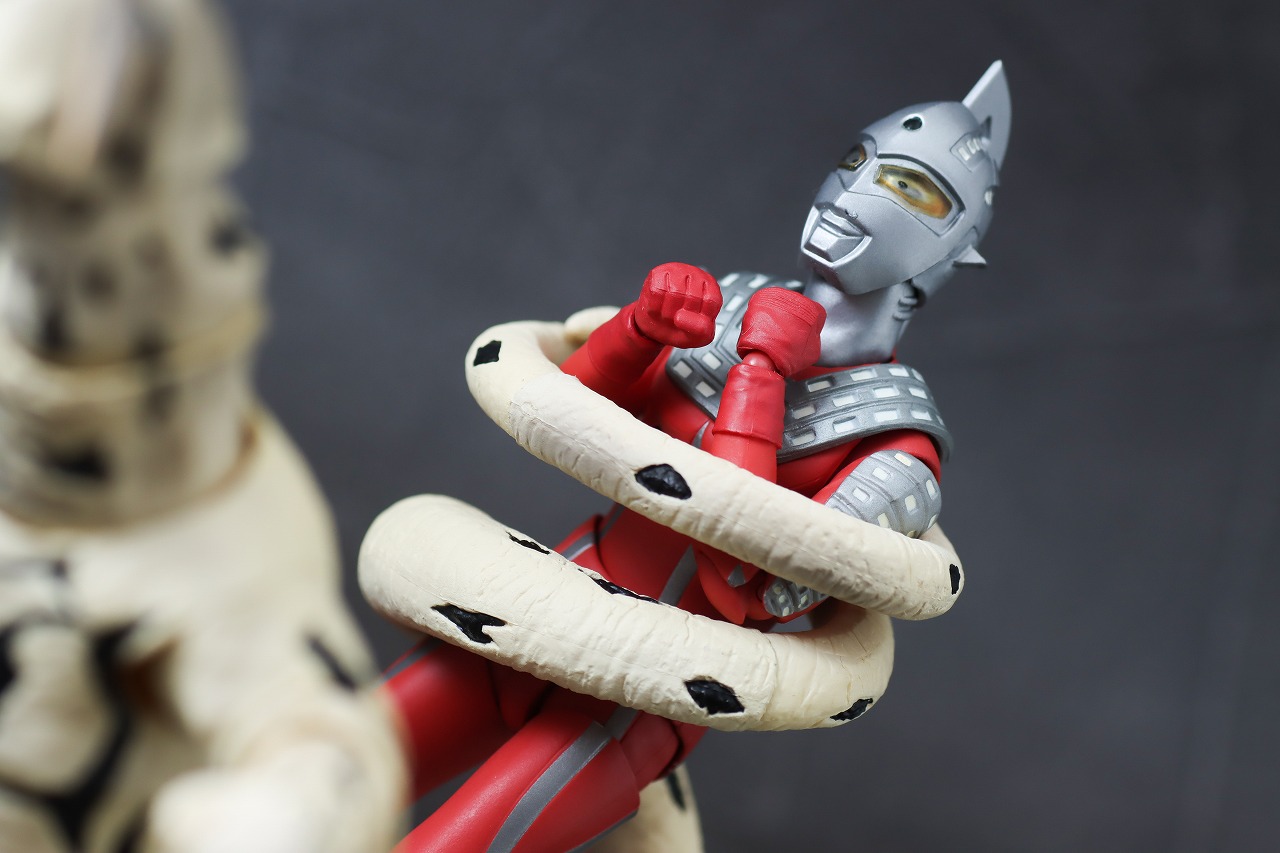 S.H.フィギュアーツ　エレキング　レビュー　アクション　ウルトラセブン