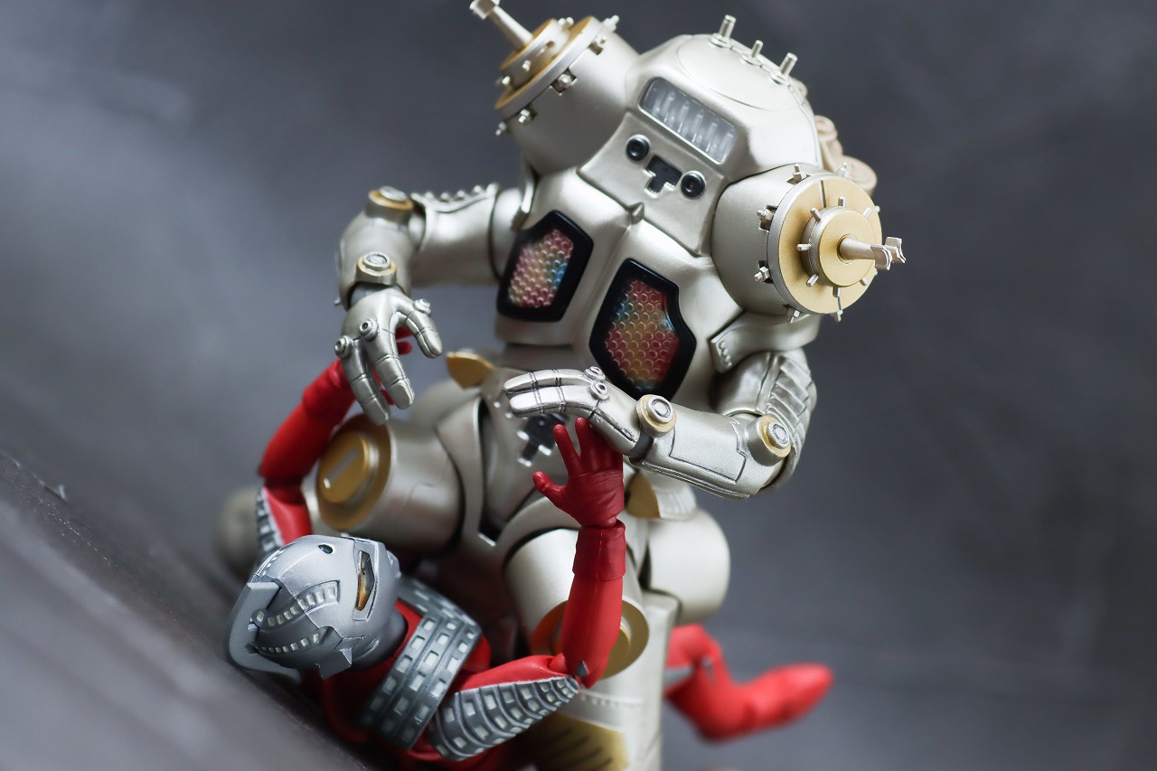 S.H.フィギュアーツ　キングジョー　レビュー　アクション　ウルトラセブン