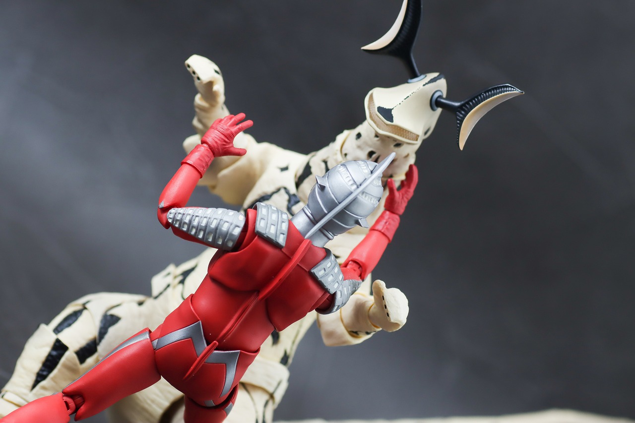 S.H.フィギュアーツ　エレキング　レビュー　アクション　ウルトラセブン