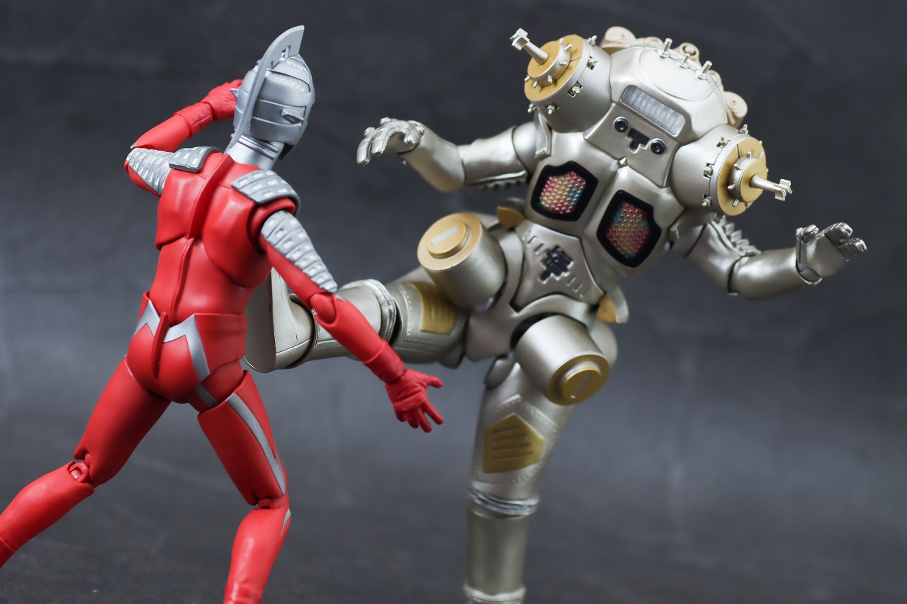 S.H.フィギュアーツ　キングジョー　レビュー　アクション　ウルトラセブン