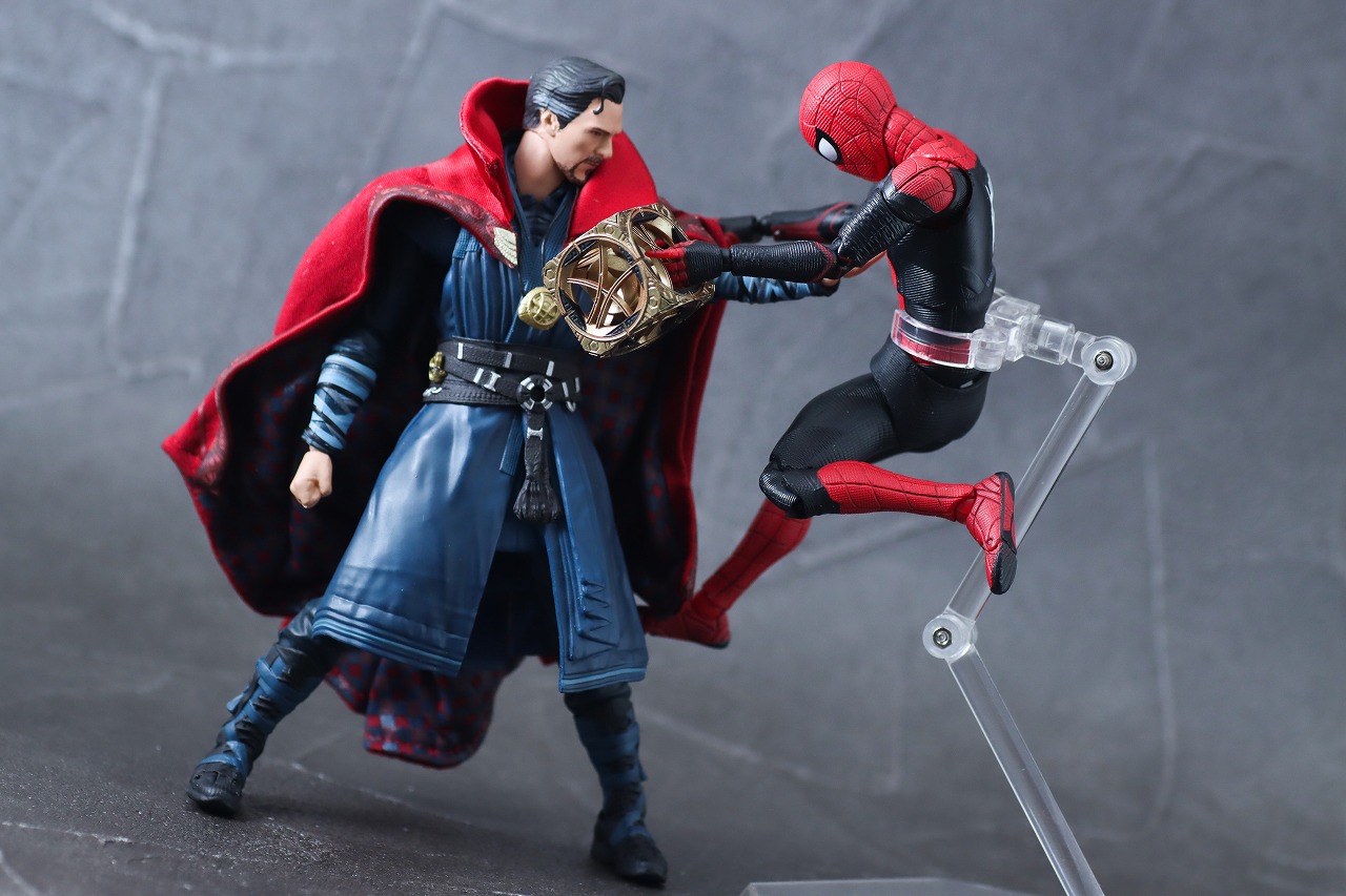 MAFEX　スパイダーマン アップグレードスーツ（ノー・ウェイ・ホーム）　レビュー　アクション　ドクター・ストレンジ