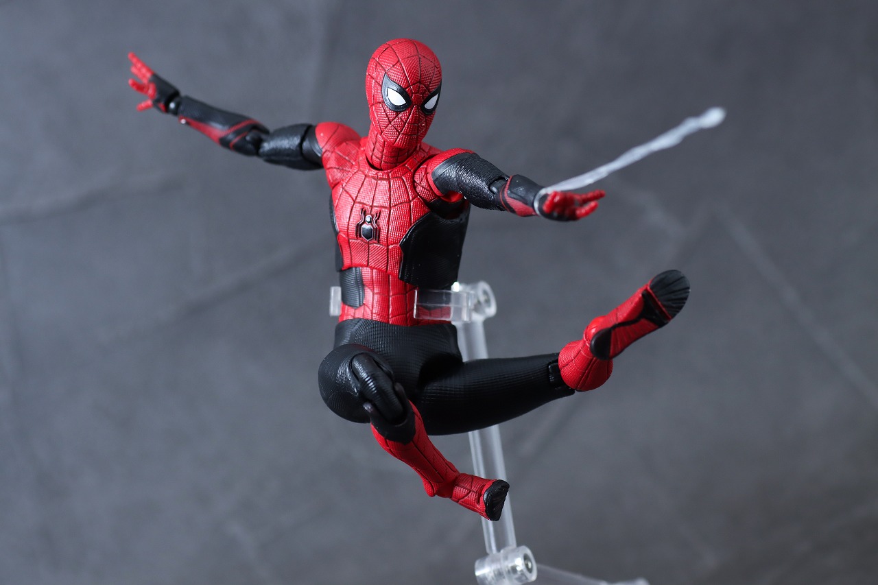 MAFEX　スパイダーマン アップグレードスーツ（ノー・ウェイ・ホーム）　レビュー　アクション