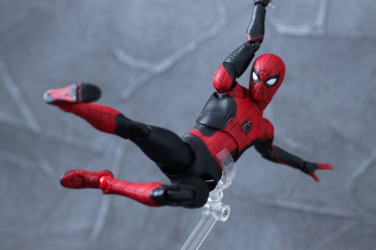 MAFEX　スパイダーマン アップグレードスーツ（ノー・ウェイ・ホーム）　レビュー　アクション