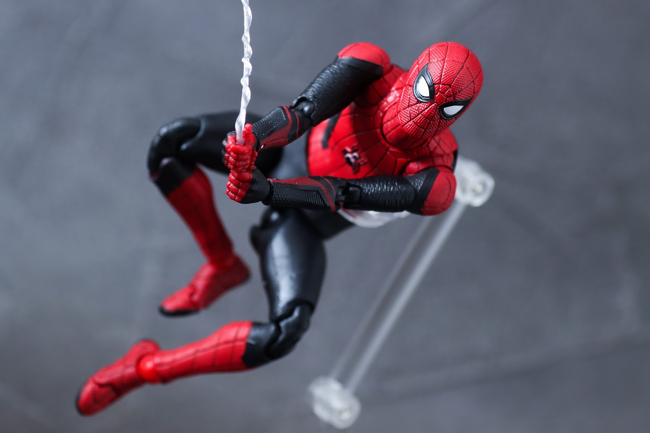 MAFEX　スパイダーマン アップグレードスーツ（ノー・ウェイ・ホーム）　レビュー　アクション