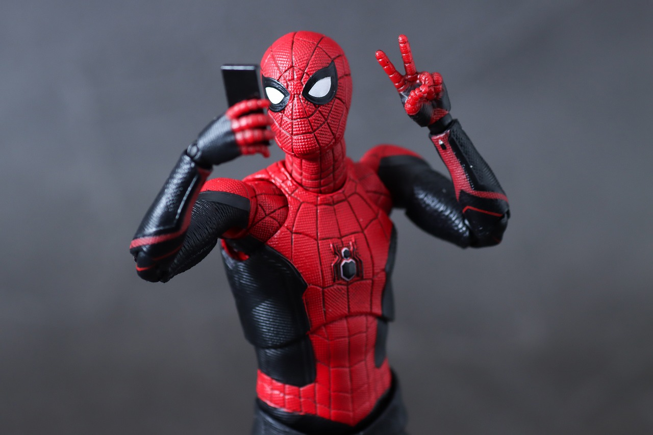 MAFEX　スパイダーマン アップグレードスーツ（ノー・ウェイ・ホーム）　レビュー　アクション