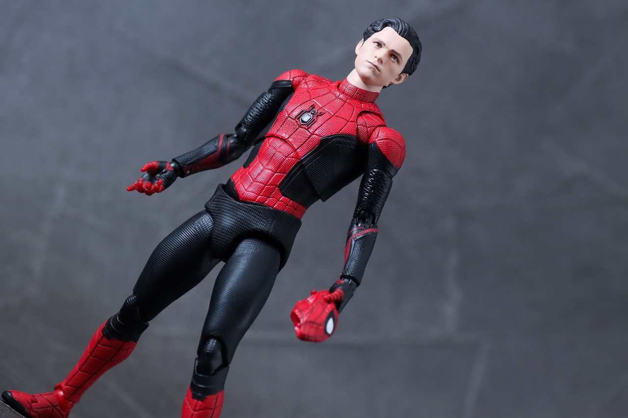 MAFEX　スパイダーマン アップグレードスーツ（ノー・ウェイ・ホーム）　レビュー　アクション