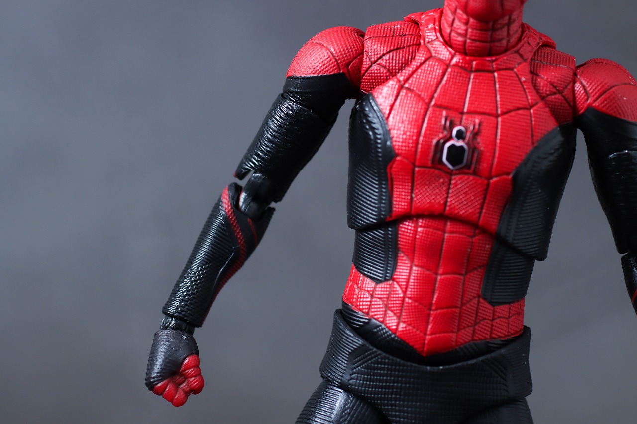 MAFEX　スパイダーマン アップグレードスーツ（ノー・ウェイ・ホーム）　レビュー　本体