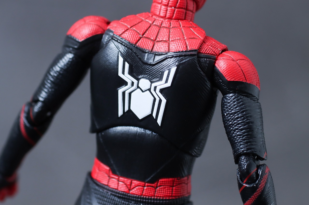 MAFEX　スパイダーマン アップグレードスーツ（ノー・ウェイ・ホーム）　レビュー　本体