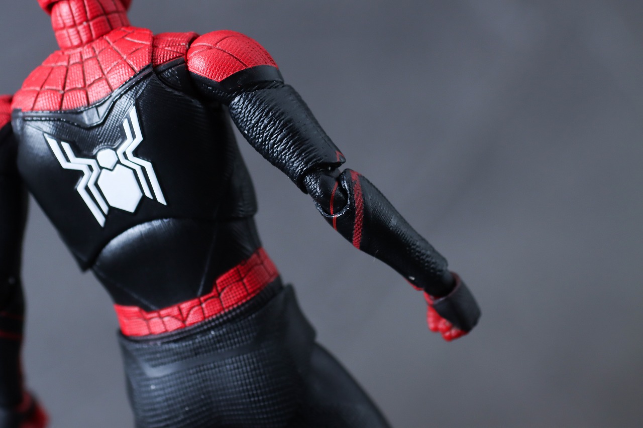 MAFEX　スパイダーマン アップグレードスーツ（ノー・ウェイ・ホーム）　レビュー　本体