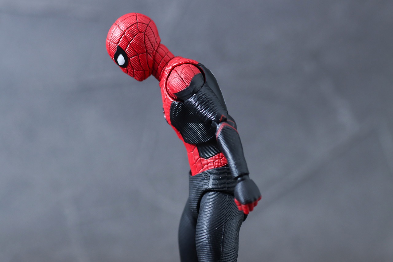 MAFEX　スパイダーマン アップグレードスーツ（ノー・ウェイ・ホーム）　レビュー　可動範囲