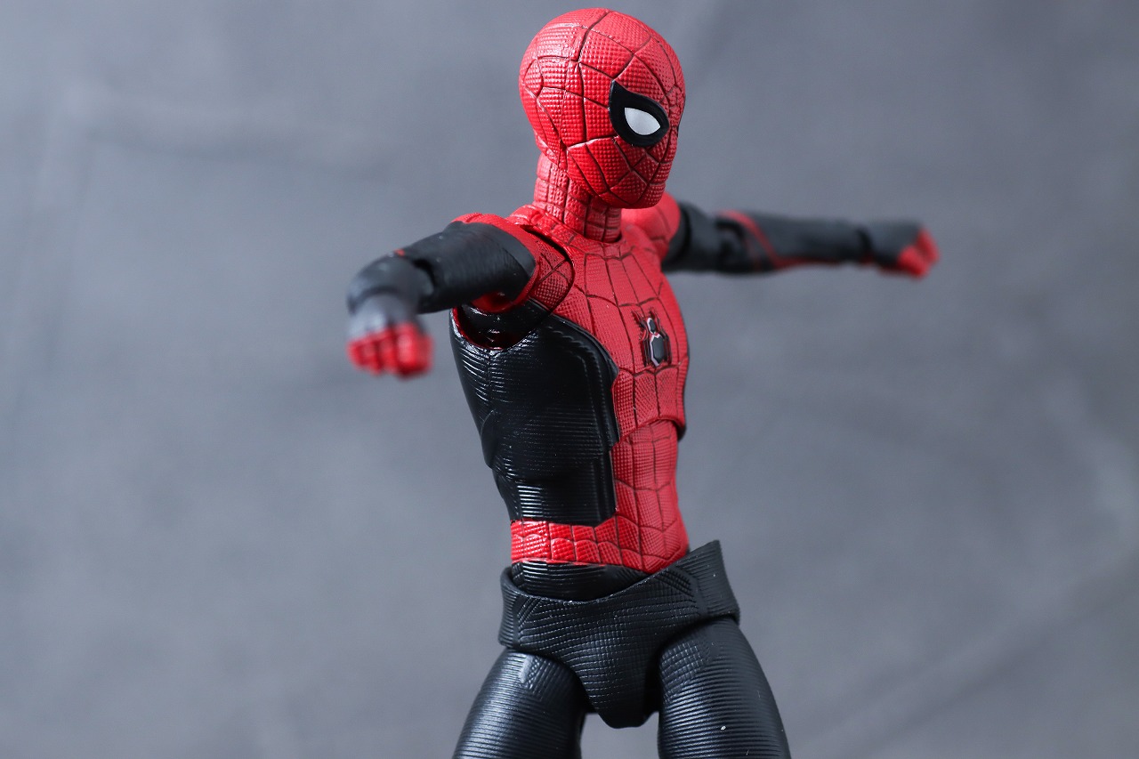 MAFEX　スパイダーマン アップグレードスーツ（ノー・ウェイ・ホーム）　レビュー　可動範囲