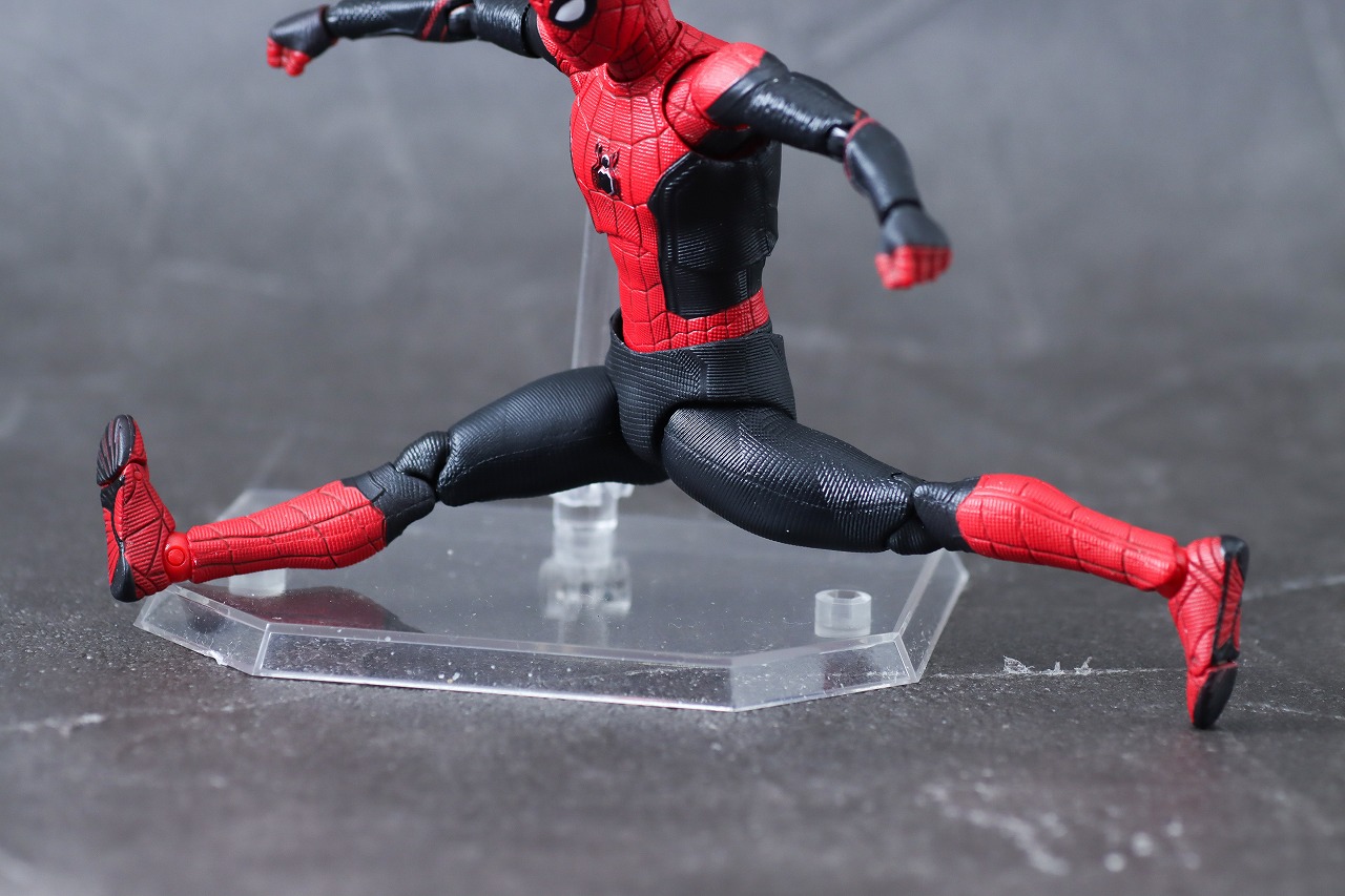 MAFEX　スパイダーマン アップグレードスーツ（ノー・ウェイ・ホーム）　レビュー　可動範囲