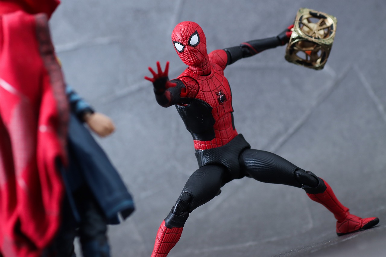 MAFEX　スパイダーマン アップグレードスーツ（ノー・ウェイ・ホーム）　レビュー　アクション　ドクター・ストレンジ