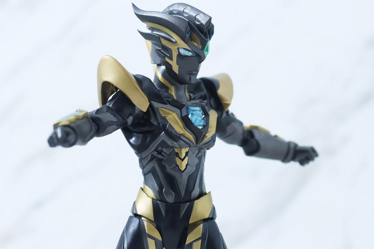 S.H.フィギュアーツ　ウルトラマンゼット デスシウムライズクロー　可動範囲