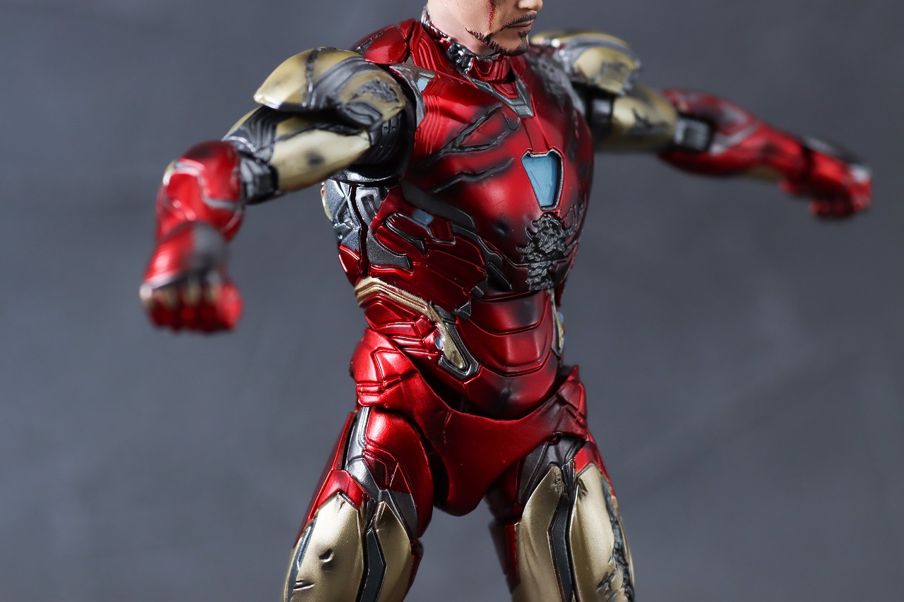 MAFEX　アイアンマン　マーク85　バトルダメージ　レビュー　可動範囲　