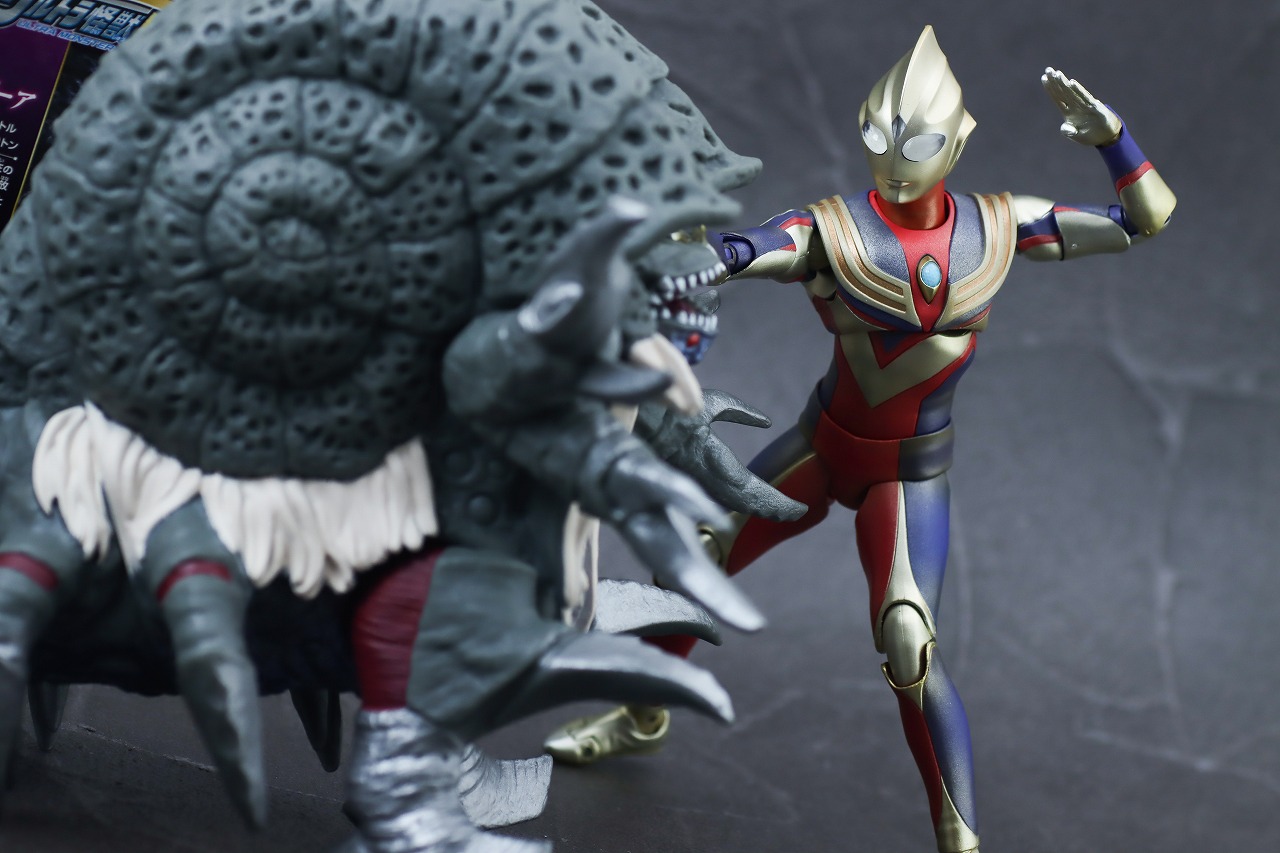 S.H.フィギュアーツ　グリッターティガ　真骨彫製法　レビュー　アクション　ウルトラ怪獣ソフビのガタノゾーア