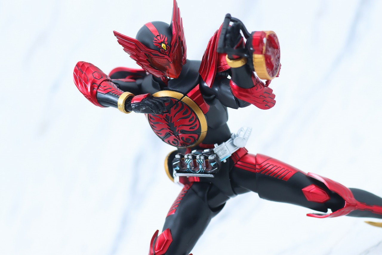 S.H.Figuarts 真骨彫製法　仮面ライダーオーズ タジャドルコンボ 最終回Ver.　レビュー　アクション