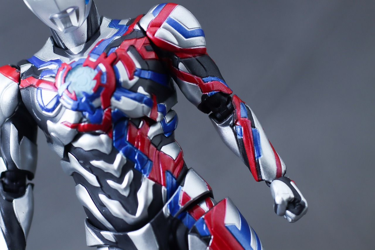 S.H.フィギュアーツ　ウルトラマンブレーザー　レビュー　本体