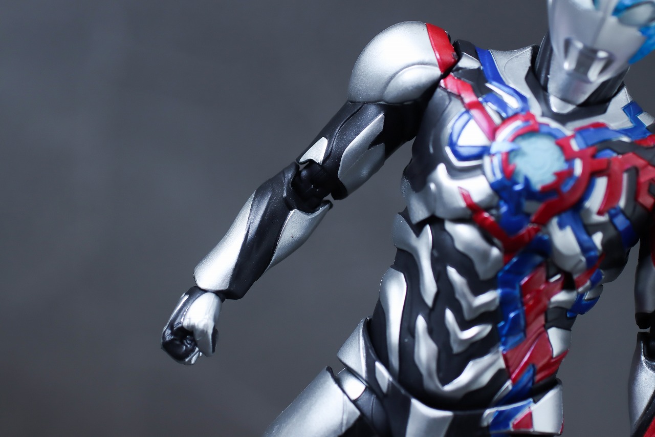 S.H.フィギュアーツ　ウルトラマンブレーザー　レビュー　本体