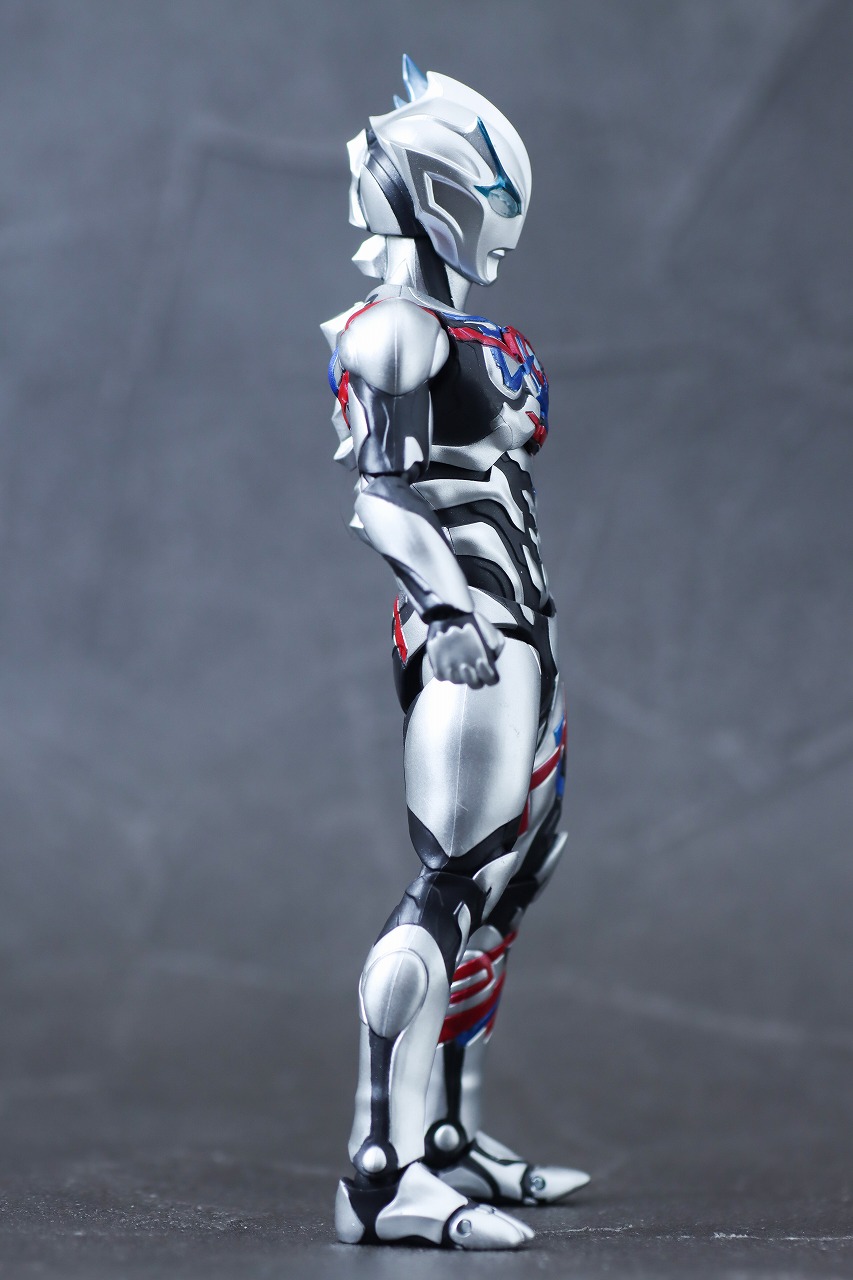 S.H.フィギュアーツ　ウルトラマンブレーザー　レビュー　本体