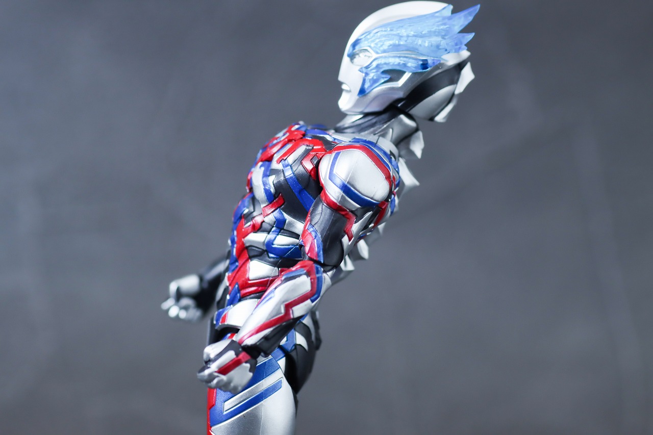 S.H.フィギュアーツ　ウルトラマンブレーザー　レビュー　可動範囲　