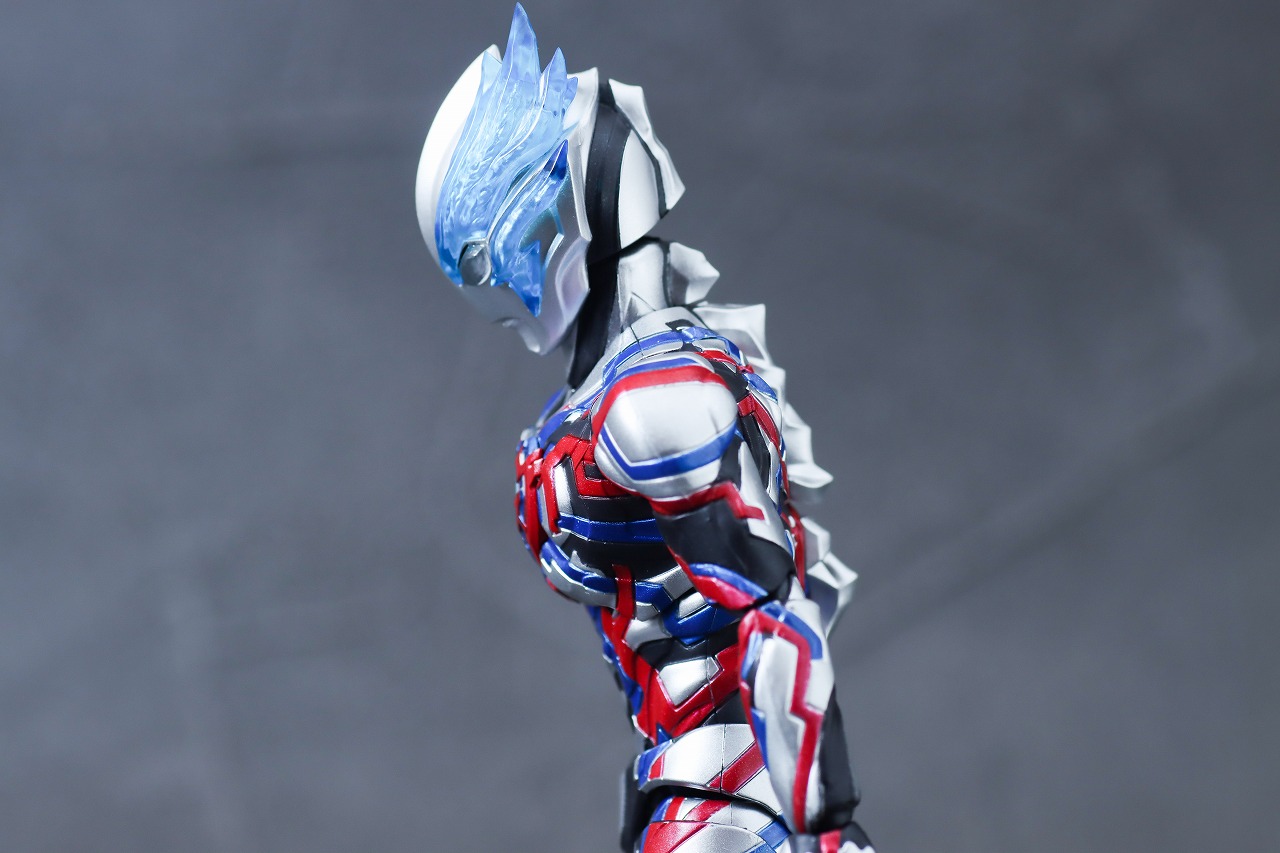 S.H.フィギュアーツ　ウルトラマンブレーザー　レビュー　可動範囲　