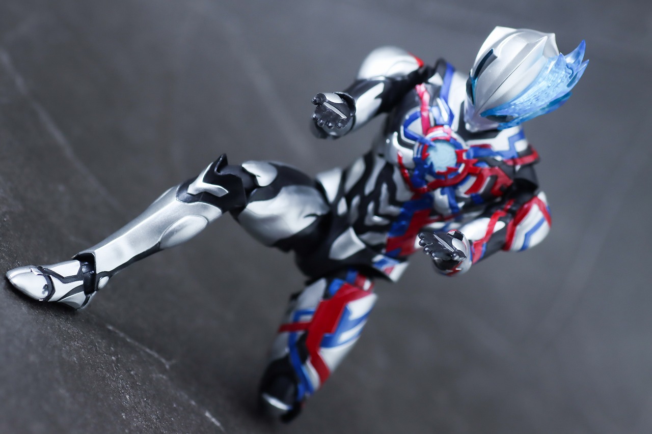 S.H.フィギュアーツ　ウルトラマンブレーザー　レビュー　アクション　