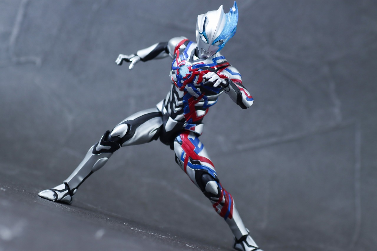 S.H.フィギュアーツ　ウルトラマンブレーザー　レビュー　アクション　