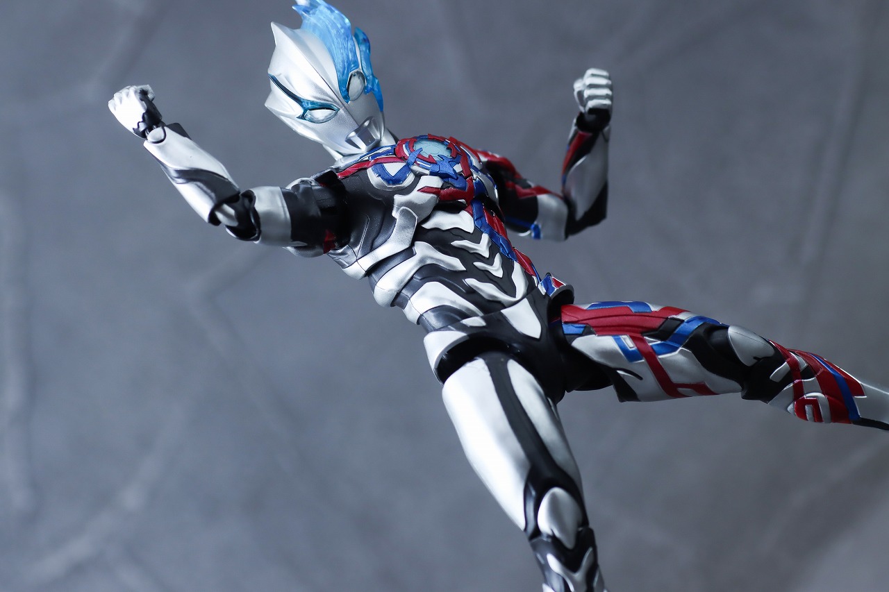 S.H.フィギュアーツ　ウルトラマンブレーザー　レビュー　アクション　