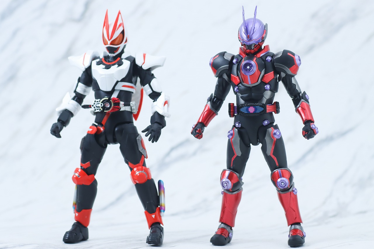 S.H.フィギュアーツ　仮面ライダーグレア　レビュー　本体　仮面ライダーギーツ　マグナムブーストフォーム　比較