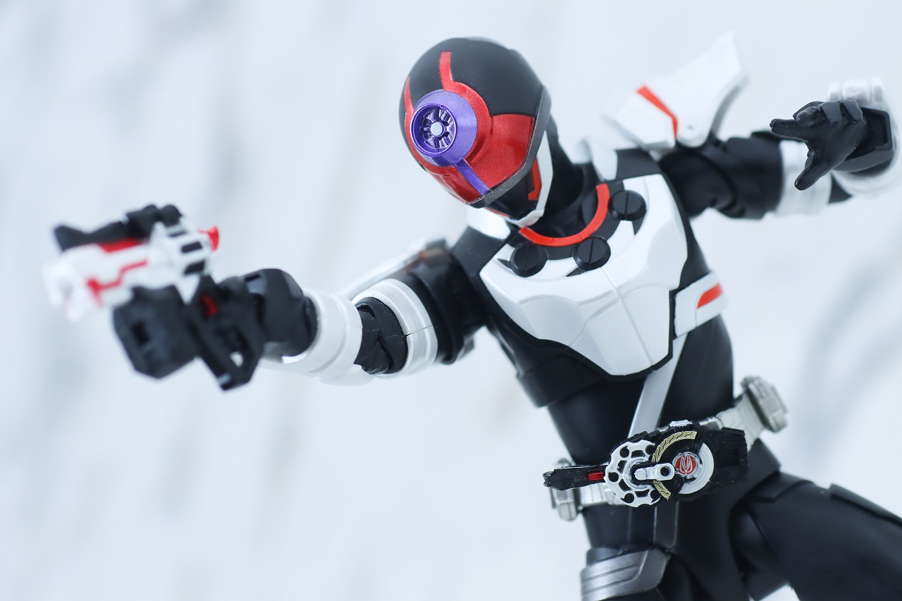 S.H.フィギュアーツ　仮面ライダーグレア　レビュー　アクション