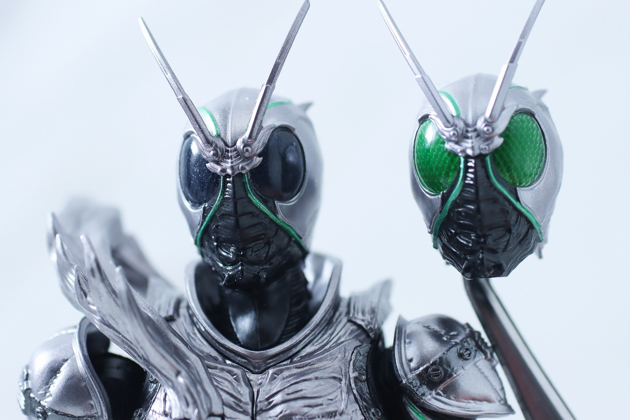 S.H.フィギュアーツ　秋月信彦（仮面ライダーBLACK SUN）　レビュー　付属品　仮面ライダーSHADOW MOON 発光ヘッド