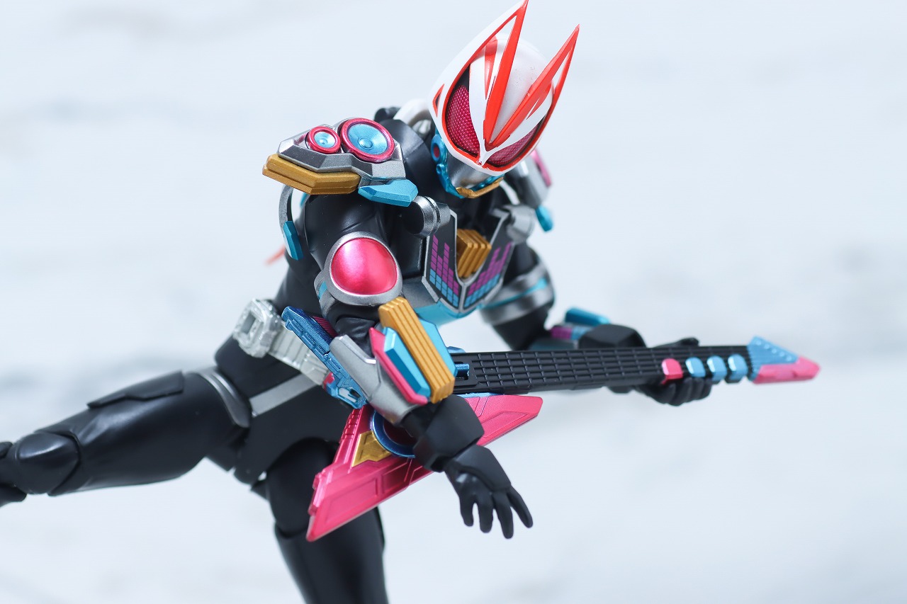 S.H.フィギュアーツ　仮面ライダーギーツク ビートフォーム　レビュー　アクション