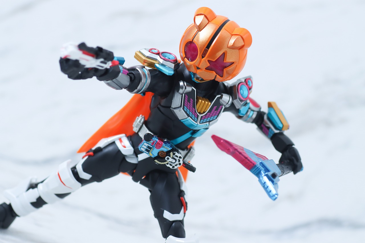 S.H.フィギュアーツ　仮面ライダーパンクジャック ビートマグナムフォーム　レビュー　アクション