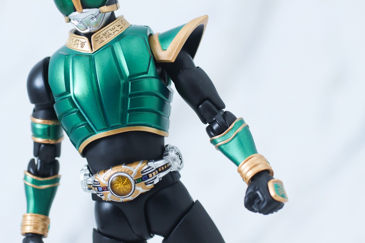 S.H.フィギュアーツ　仮面ライダークウガ ライジングペガサス　真骨彫製法　レビュー　本体