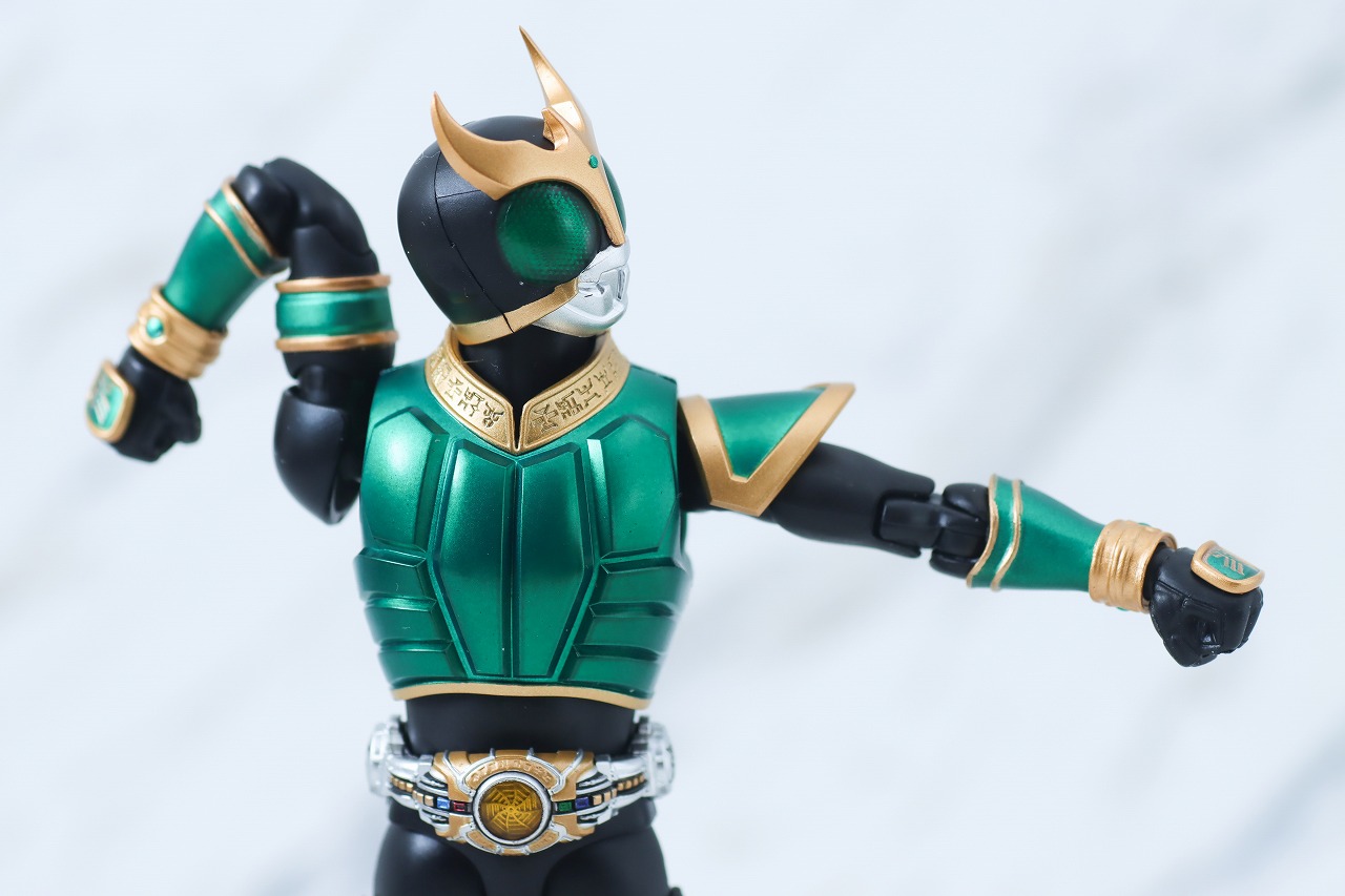 S.H.フィギュアーツ　仮面ライダークウガ ライジングペガサス　真骨彫製法　レビュー　可動範囲