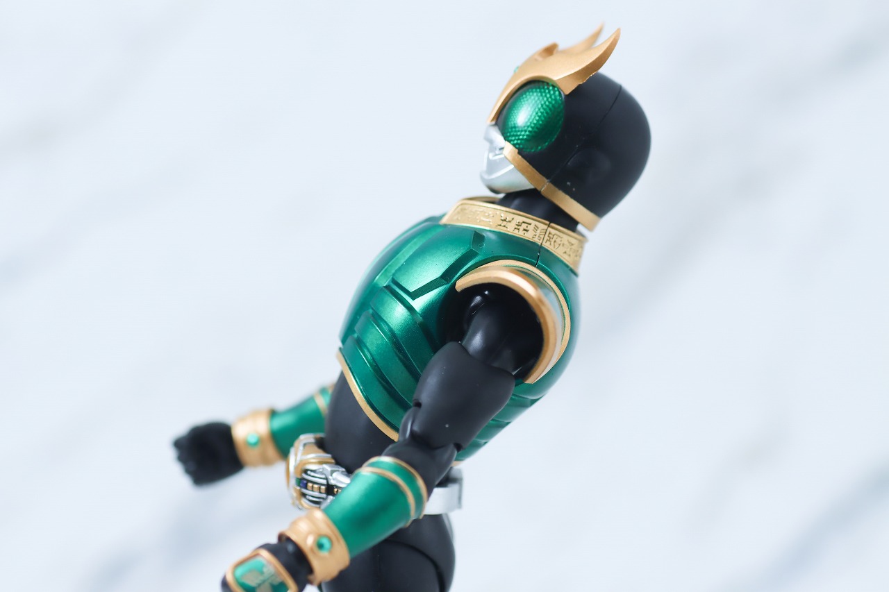 S.H.フィギュアーツ　仮面ライダークウガ ライジングペガサス　真骨彫製法　レビュー　可動範囲