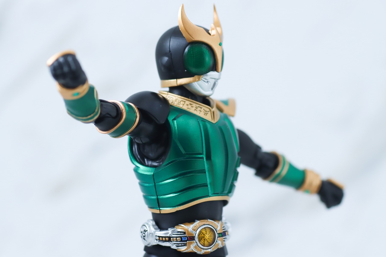 S.H.フィギュアーツ　仮面ライダークウガ ライジングペガサス　真骨彫製法　レビュー　可動範囲