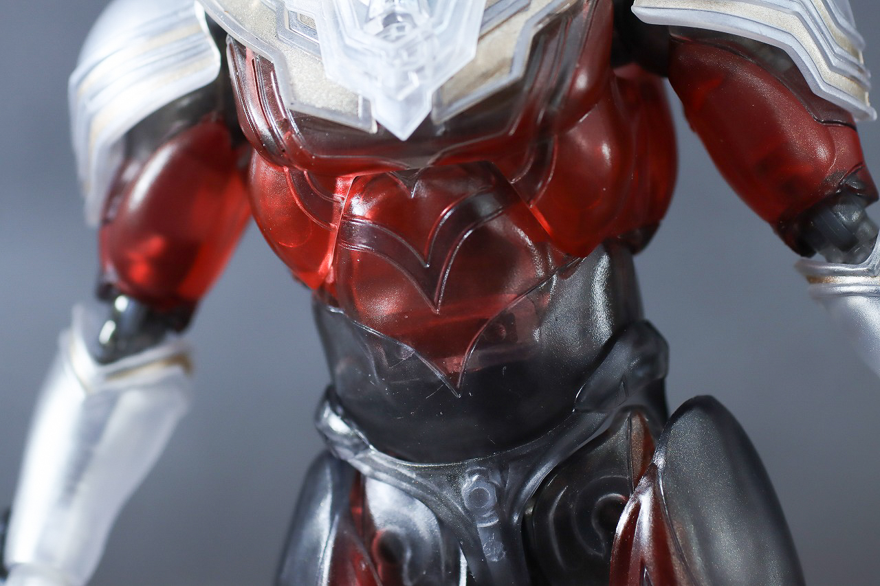 S.H.フィギュアーツ　ウルトラマンタイタス Spceial Clear Color Ver.　レビュー　本体