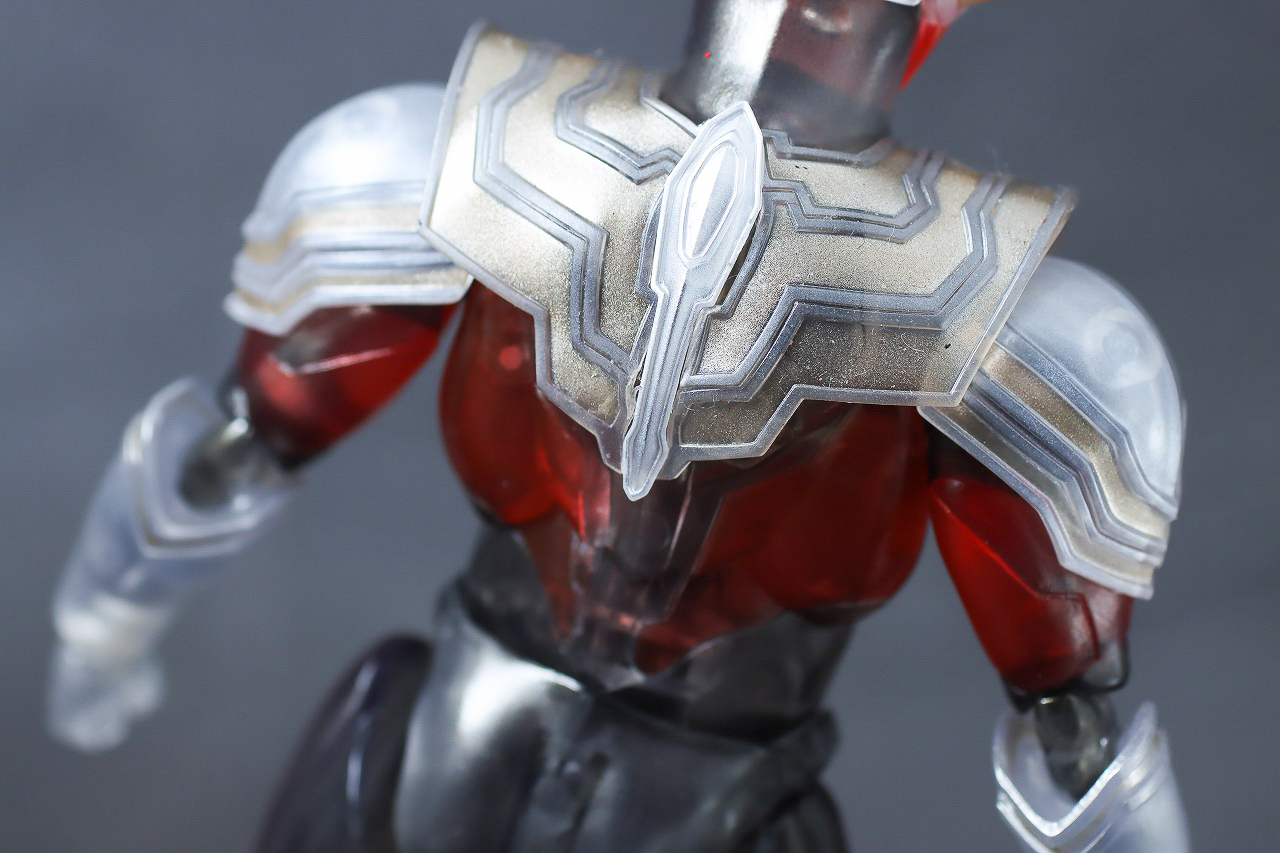 S.H.フィギュアーツ　ウルトラマンタイタス Spceial Clear Color Ver.　レビュー　本体